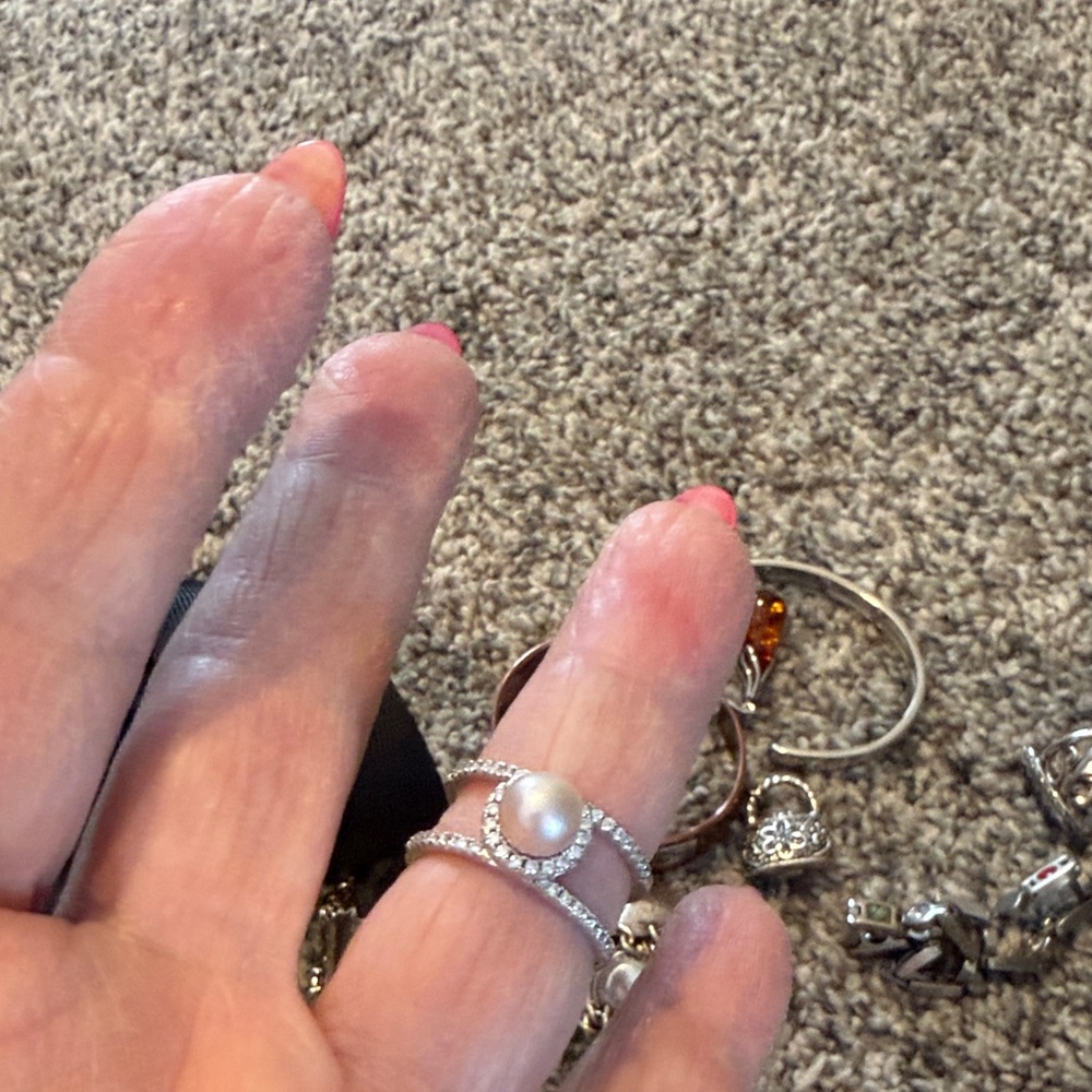 Vantel Pearls White and Silver Double Band Ring